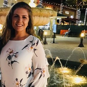 Meet your Posher, Ari